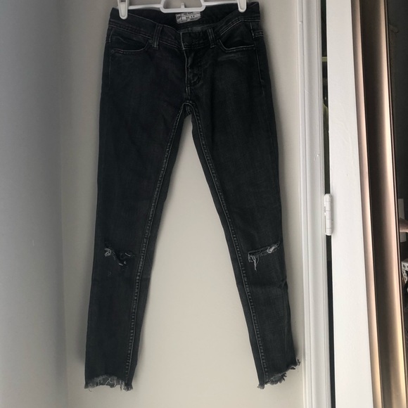 Free People Busted Knee Skinny Jeans - Picture 1 of 3